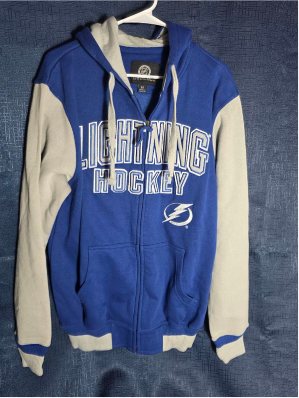 Men's GIII Sports by Carl Banks Hoodie M Blue Gray Lightning Hockey NHL